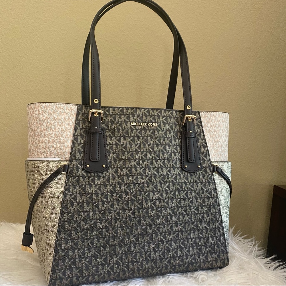 Last one✨Michael Kors large voyager shoulder tote bag - Picture 9 of 16